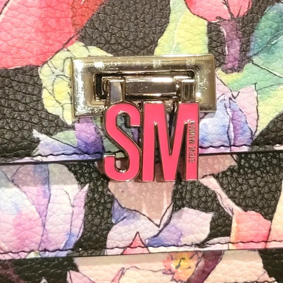 Steve Madden Floral Crossbody Clutch - Picture 5 of 9